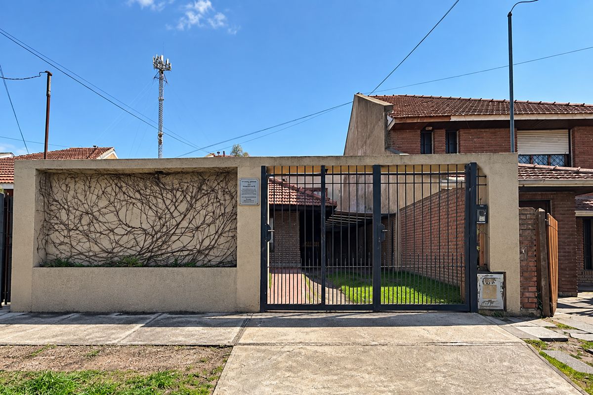Casa en venta en Parque Luro Mar del Plata con entrada para tres autos